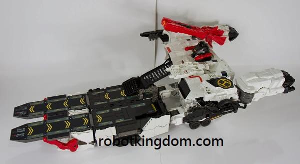 First Look At Metroplex Hong Kong Exclusive Transformers Genarations Action Figure  (14 of 20)